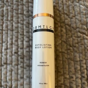 DRMTLGY Exfoliating Body Lotion - White and Gold